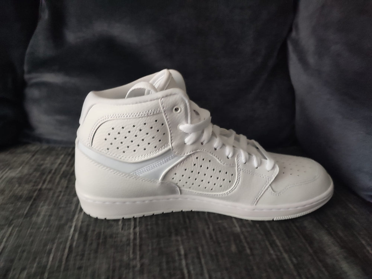 NIKE Jordan Access