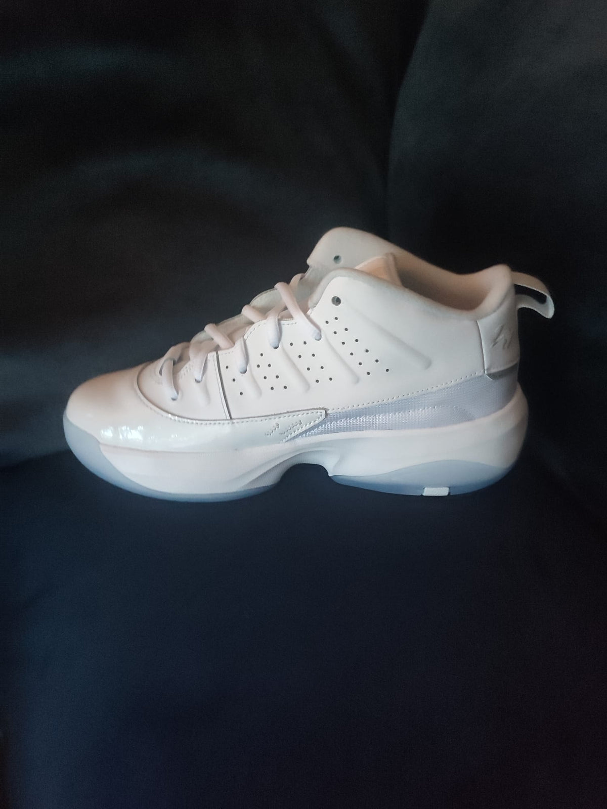 NIKE Jordan Max Aura 7