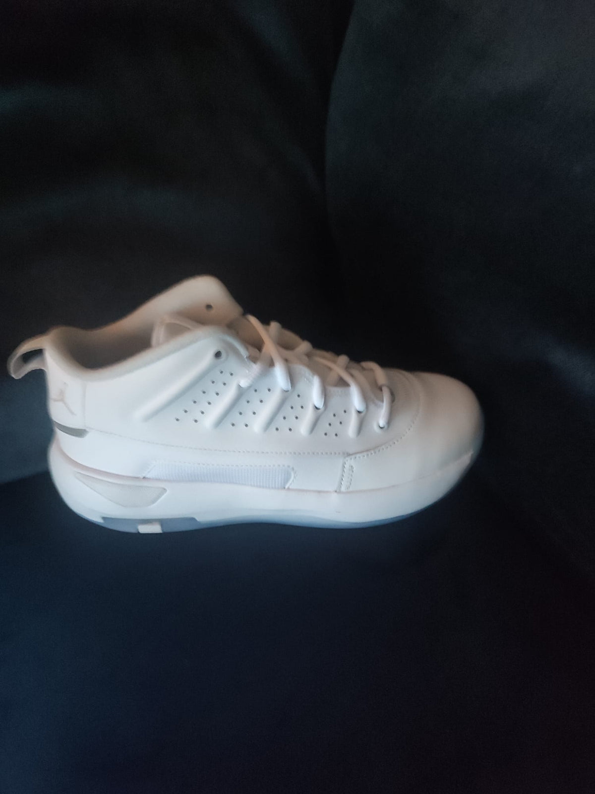NIKE Jordan Max Aura 7